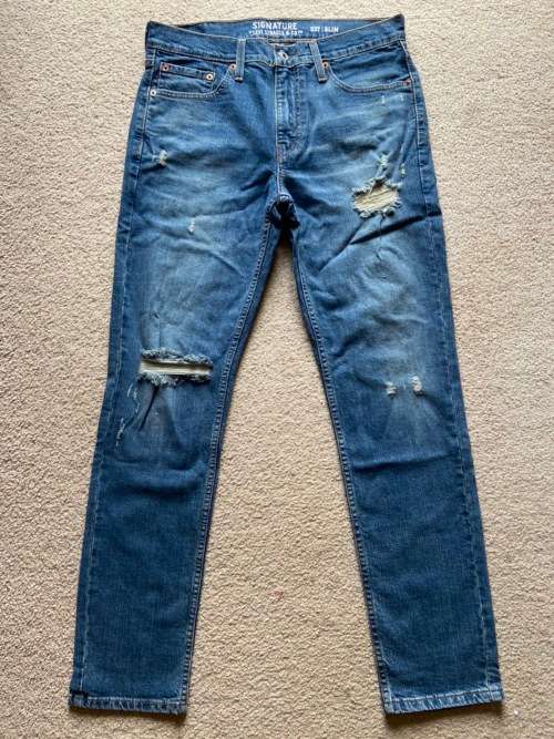 Signature - Levis
