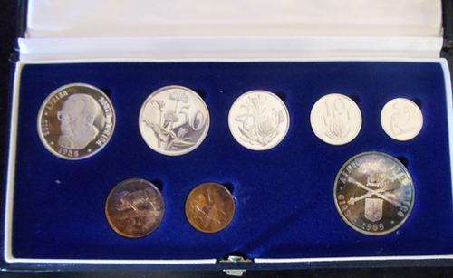 1985 RSA S1R SHORT PROOF SET - SAMINT ISSUE IN ORIGINAL STATE AND BOX - VALUE - R350 & MINATGE -9000