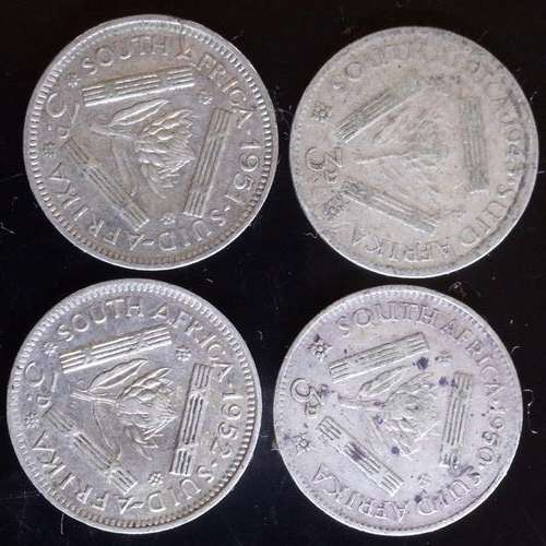 1943 TO 1952 UNION 3 PENCE - VF TO AU CONDITIONS - T/WEIGHT 7 GRAMS - SILVER = 4 GRAMS -R745