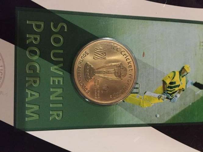 2003 - ICC CRICKET WORLD CUP - SOUTH AFRICA - COLLECTORS SOUVENIR PROGRAM MEDALLION