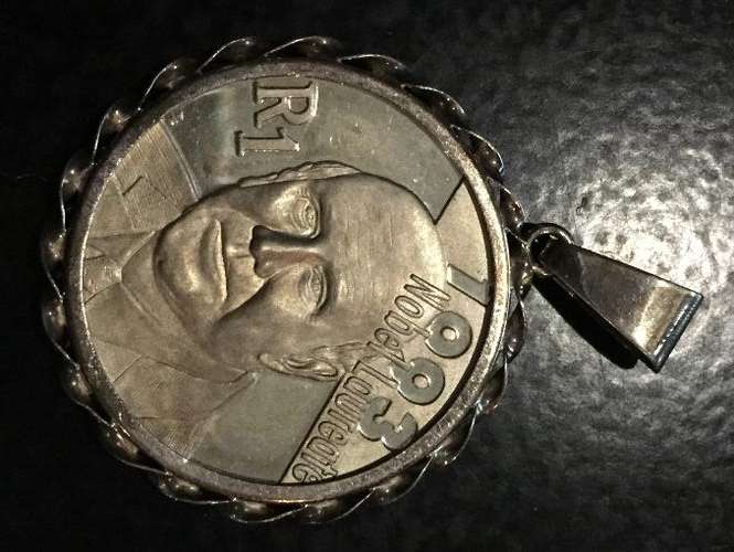 NEW ** PROOF ** 2007 S1R SILVER  ** DE KLERK PEACE PRIZE PENDANT ** PURE SILVER ** 18 GRAMS
