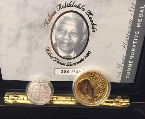 2008 MANDELA 90TH BIRTHDAY - PLATINUM & GOLD TWIN SET - 1oz GOLD 24KT & 1/2oz PLATINUM 999 MEDAL SET