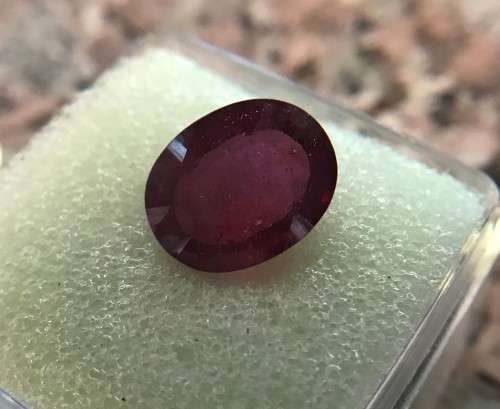 STUNNING - 5.29cts RED RUBY - BRILLIANT CUT OVAL STONE - STUNNING RUBY GEMSTONE