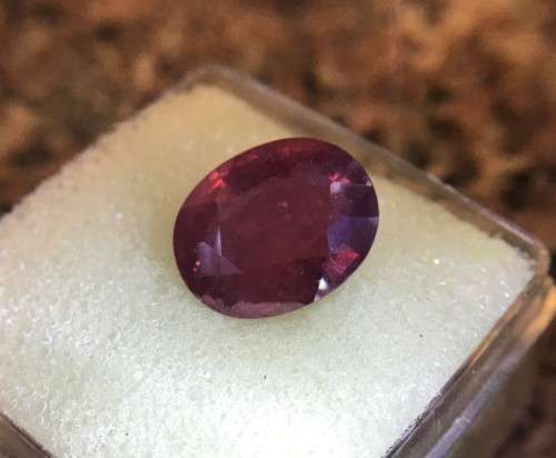 STUNNING - 5.29cts RED RUBY - BRILLIANT CUT OVAL STONE - STUNNING RUBY GEMSTONE