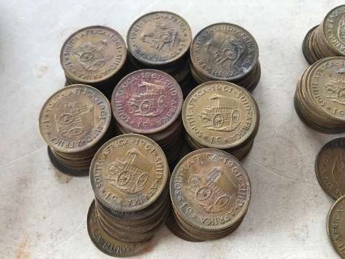 BULK 1.4kg 1961-1964 RSA 1 CENT COINS - SOME NEW/UNC / AU / USED & TONED - 1 BID for all 149 AVAIL.
