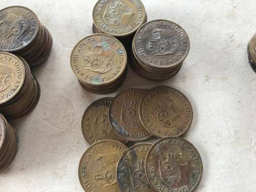 BULK 1.4kg 1961-1964 RSA 1 CENT COINS - SOME NEW/UNC / AU / USED & TONED - 1 BID for all 149 AVAIL.