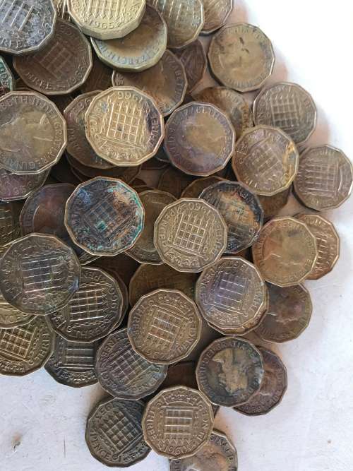 BULK 1.79kg -1937 to 1967 BRITISH THREE PENCE COINS- UNC / AU / USED & TONED - 1 BID for all 1.79 KG