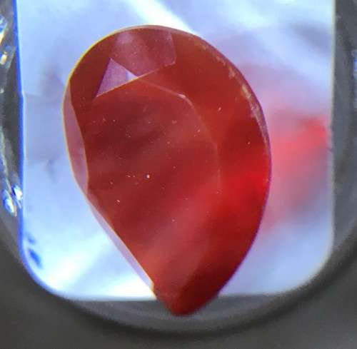 RARE - 4.055cts VVS1 - RED OPAL - BRILLIANT CUT *PEAR* STONE - STUNNING LUSTRE GEMSTONE - RARE !!