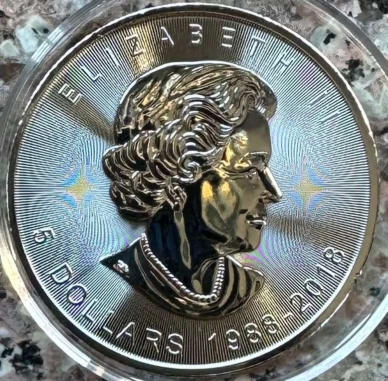 2018 CANADA MAPLE LEAF *30 YEARS SPECIAL EDITION - 1oz SILVER 5 DOLLAR COIN