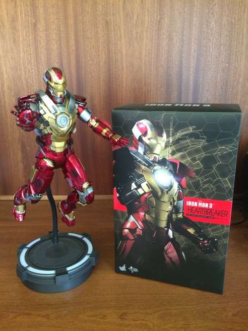 IRON MAN HOT TOYS HEART BREAKER
