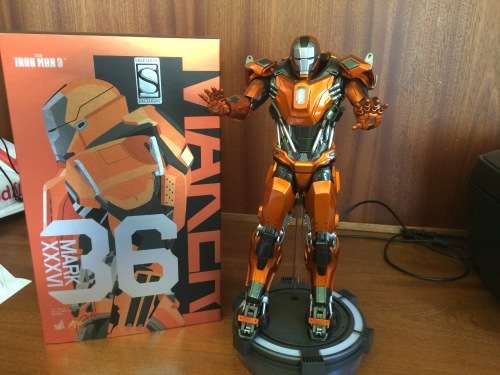 IRON MAN HOT TOYS PEACE MAKER