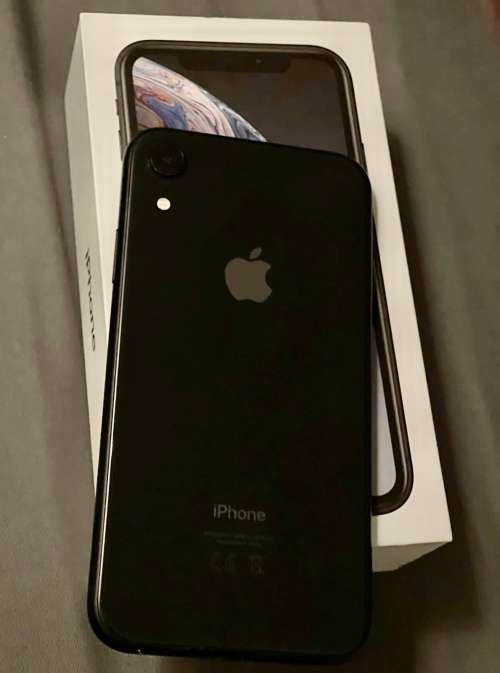 256GB Iphone 10 XR - Hardly used, excellent condition comes with all original accessories and box