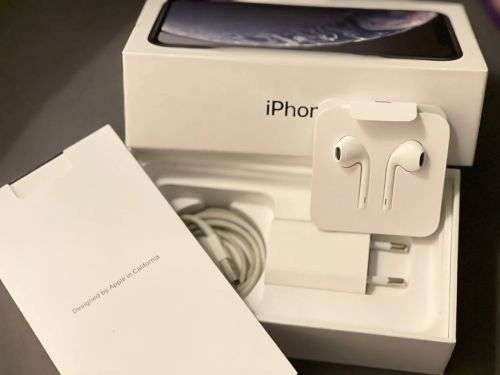 256GB Iphone 10 XR - Hardly used, excellent condition comes with all original accessories and box