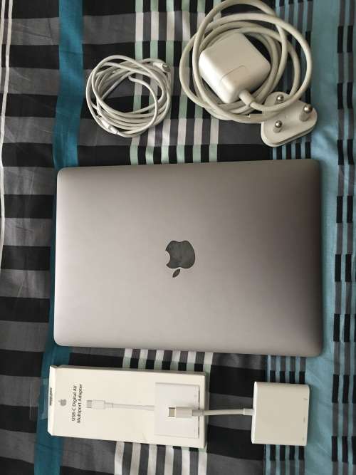 * Apple Macbook 12" Space Gray with Extra's *