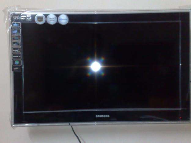 *** 32" SAMSUNG SERIES 5 FULL HD TV + SAMSUNG SURROUND SOUND ***