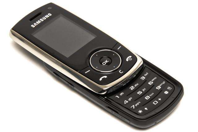 Samsung J750i