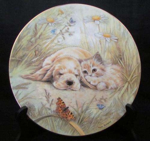 ROYAL WORCESTER=PLATE=ENGLAND=Pam Cooper=Comptom & Woodhouse 1990='Just good friends'=Puppy & Kitten
