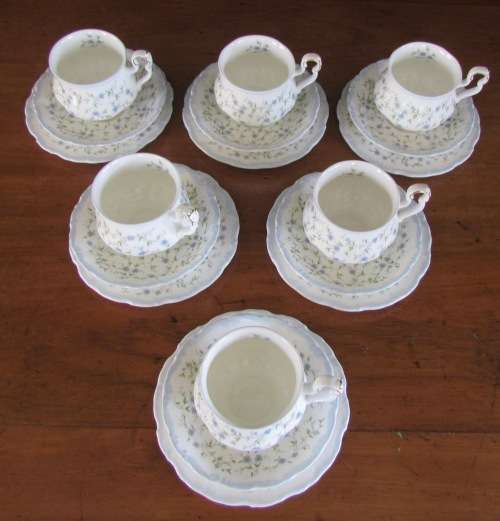 ROYAL ALBERT CAROLINE=18 pieces=TEA TRIO'S=6 Trio's=1969-97=England=FINE BONE CHINA.