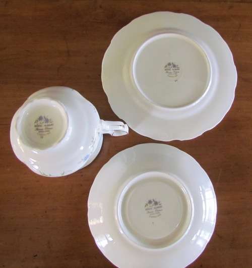 ROYAL ALBERT CAROLINE=18 pieces=TEA TRIO'S=6 Trio's=1969-97=England=FINE BONE CHINA.