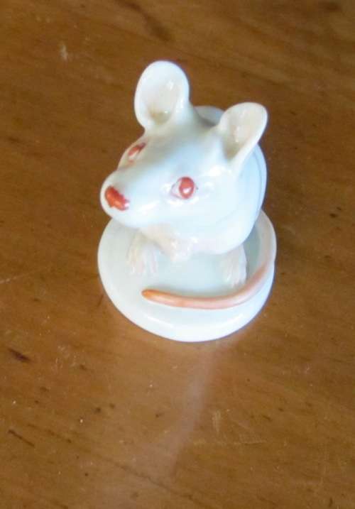 RARE WIEN Augarten AUSTRIA=White Porcelain Mouse=Designed by Professor Robert Ullman=1935!!!!!!