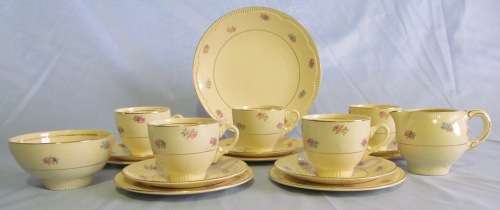 CLARICE CLIFF=TEA SET=Newport Pottery=18 pieces=5 TRIOS=MILK=SUGAR=CAKE=England=Flowers=ROSES=FLORAL