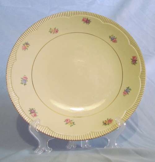 CLARICE CLIFF=TEA SET=Newport Pottery=18 pieces=5 TRIOS=MILK=SUGAR=CAKE=England=Flowers=ROSES=FLORAL