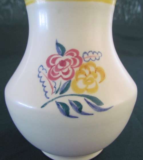 POOLE VASE England STUNNING `BN` FLORAL PATTERN Flowers Factory mark No. 41 in use btw 1959 - 1967.
