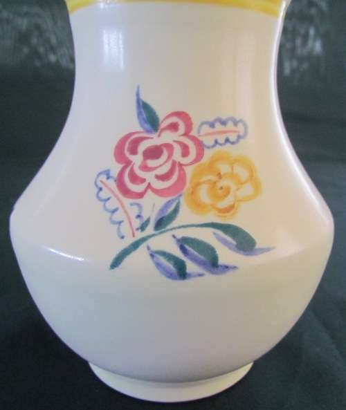 POOLE VASE England STUNNING `BN` FLORAL PATTERN Flowers Factory mark No. 41 in use btw 1959 - 1967.