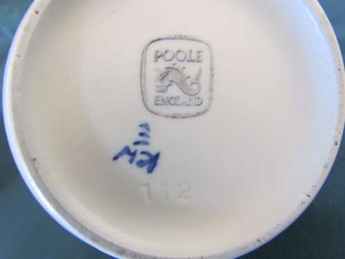 POOLE VASE England STUNNING `BN` FLORAL PATTERN Flowers Factory mark No. 41 in use btw 1959 - 1967.