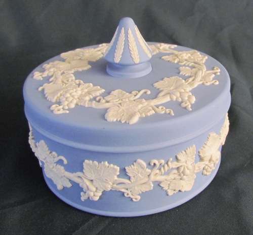 WEDGWOOD Large Round Trinket or Jewellery Box & Lid=BLUE & WHITE JASPERWARE=Made in ENGLAND