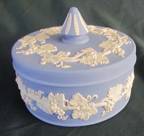 WEDGWOOD Large Round Trinket or Jewellery Box & Lid=BLUE & WHITE JASPERWARE=Made in ENGLAND