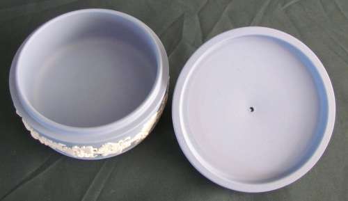 WEDGWOOD Large Round Trinket or Jewellery Box & Lid=BLUE & WHITE JASPERWARE=Made in ENGLAND