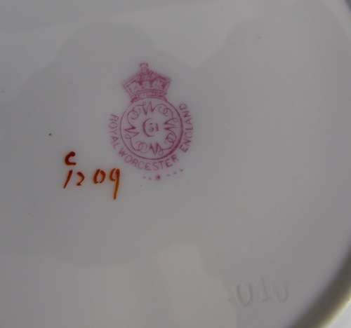 ROYAL WORCESTER 6 x SIDE / CAKE PLATES WHITE Black detailed border and red dots Hand-painted!!!!