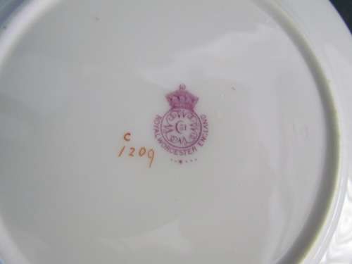 ROYAL WORCESTER 6 x SIDE / CAKE PLATES WHITE Black detailed border and red dots Hand-painted!!!!
