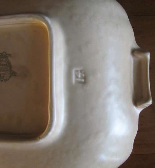 CROWN DUCAL CHARLOTTE RHEAD ENGLAND Rectangular Fruit/Serving Dish Handles Golden Leaves 4921 1940`s