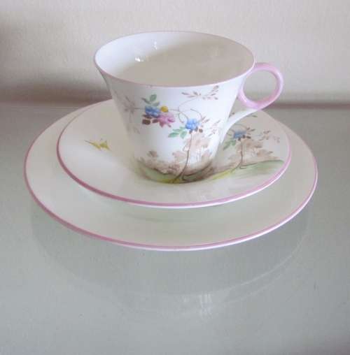 SHELLEY WILD FLOWERS Trio `IDEAL CHINA` WR076 Pink Rims Unusual and Beautiful!!!!!