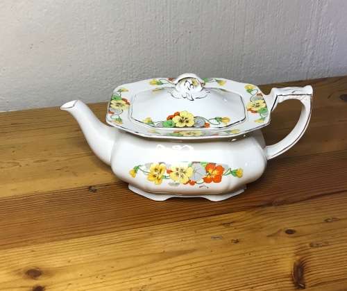 TEAPOT=ALFRED MEAKIN=ENGLAND=HARMONY=Nasturtiums=Flowers=Scarce teapot!!!