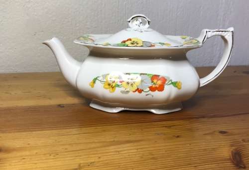 TEAPOT=ALFRED MEAKIN=ENGLAND=HARMONY=Nasturtiums=Flowers=Scarce teapot!!!
