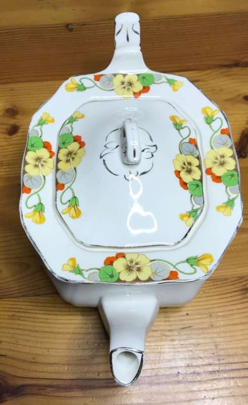 TEAPOT=ALFRED MEAKIN=ENGLAND=HARMONY=Nasturtiums=Flowers=Scarce teapot!!!
