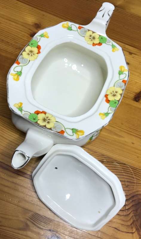 TEAPOT=ALFRED MEAKIN=ENGLAND=HARMONY=Nasturtiums=Flowers=Scarce teapot!!!