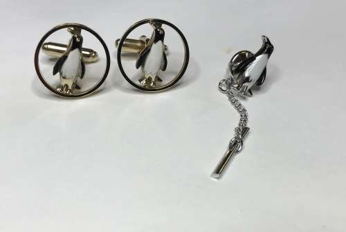 CUFF LINKS=CUFFLINKS=PENGUINS=AND MATCHING TIEPIN=!!!REALLY CUTE!!!=GREAT CONDITION!