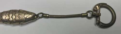 KEYRING FOR THE FISHERMEN!!! Moving linked fish!!! Looks like brass? 108mm long.