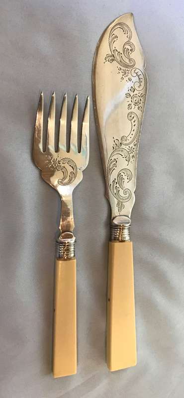 FISH SERVERS SET Sterling Silver Collars EPNS PLASTIC/BONE HANDLES 1895/6 SHEFFIELD ENGLAND BEATSON.