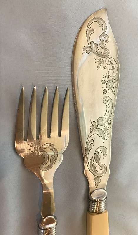 FISH SERVERS SET Sterling Silver Collars EPNS PLASTIC/BONE HANDLES 1895/6 SHEFFIELD ENGLAND BEATSON.