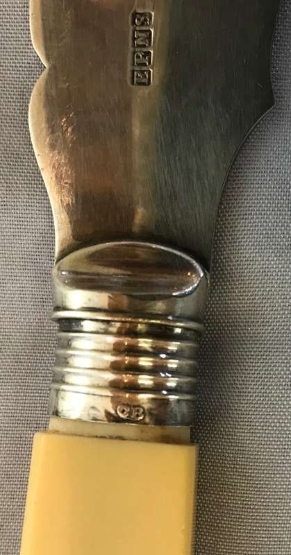 FISH SERVERS SET Sterling Silver Collars EPNS PLASTIC/BONE HANDLES 1895/6 SHEFFIELD ENGLAND BEATSON.
