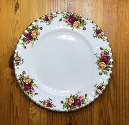 ROYAL ALBERT=OLD COUNTRY ROSES=OCR=1 x DINNER PLATE=1st quality=Fine Bone China=England.