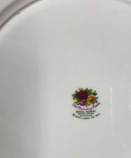 ROYAL ALBERT=OLD COUNTRY ROSES=OCR=1 x DINNER PLATE=1st quality=Fine Bone China=England.