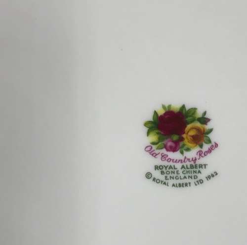 ROYAL ALBERT=OLD COUNTRY ROSES=OCR=1 x DINNER PLATE=1st quality=Fine Bone China=England.