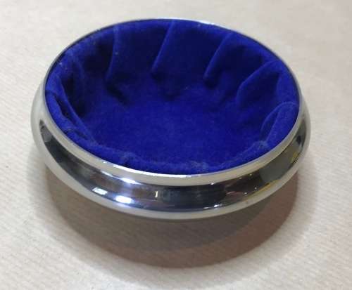 TIFFANY & Co. JEWELLERY TRINKET LIDDED DISH ROUND PEWTER HANDCRAFTED VELVET LINING BEAUTIFUL!!!!!!!!