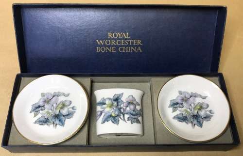 ROYAL WORCESTER BOXED SET 3 PIECES 2 PIN DISHES TOOTHPICK HOLDER FLORAL FLOWERS LEAVES PLANTS.